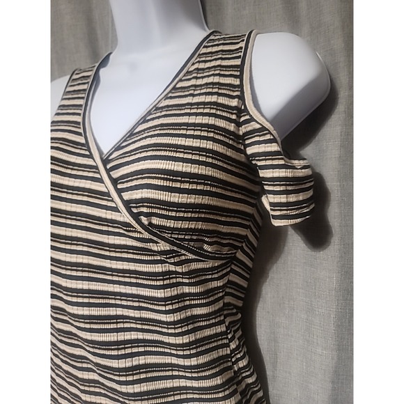 EUC No Comment Womens Mini Dress Striped Black White Beige Sz Med Y2K - Picture 2 of 5